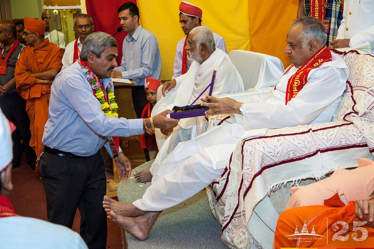©1987-2017 SKS Swaminarayan Temple East London